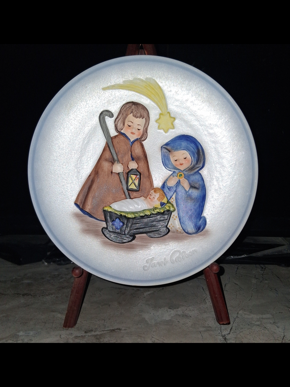 Goebel Janet Robon 1977  Nativity Scene  Commemorative Porcelain Plate